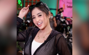 Diduga Disindir Nikita Mirzani 'Buriq', Dewi Persik Justru Dipuji Tak Menua Usai Pamer Video Ini