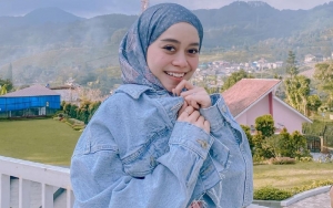 Tangis Lesty Kejora Tak Terbendung Baca Surah Ar-Rahman di Momen Pengajian, Intip Lagi Momennya