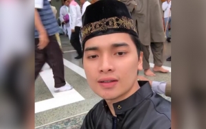 Alvin Faiz Diminta Tes Rambut, Akun Ini Bagikan Foto 'Rahasia' di Bawah Kasur