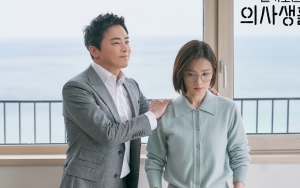 Momen Nyesek Jeon Mi Do Nangis Gara-Gara Jo Jung Suk di 'Hospital Playlist' Disorot