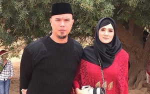 Ahmad Dhani Diprotes Usai Umbar Foto Mulan Jameela Tanpa Hijab