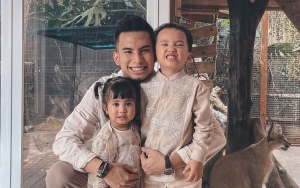 Niko Al Hakim Tak Sengaja Rekam Sosok Menyeramkan Saat Soroti Anaknya Main Malah Direspons Sinis