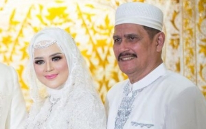 Cut Meyriska Antar Sang Ayah ke Peristirahatan Terakhir, Nyesek Tahan Tangis Saat Ucap Perpisahan