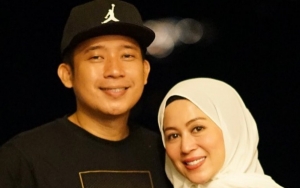 Denny Cagur Siap Lapor Polisi Usai Foto Istri Disandingkan Dengan Potret Wanita Pose Tak Senonoh