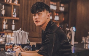 Rizky Febian Bikin Geger Dikira Pakai Kalung Salib, Ternyata Ini Bentuk Aslinya