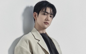 Jinyoung GOT7 Kepergok Syuting Drama 'Yumi's Cells', Begini Potret Tampannya!