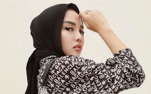 Paranormal Sebut Medina Zein Kesulitan Keuangan, Nasib Berakhir Tragis?