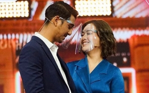Tepis Isu Hubungan Renggang, Arya Saloka-Amanda Manopo Mesra Saat Sabet Penghargaan Ini