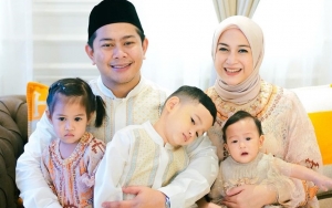 7 Potret Mama Siaga Nina Zatulini Yang Rawat Suami Dan Anak Positif COVID-19