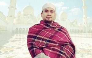 Saiful Jamil Akhirnya Lakukan Ritual Mandi Air Laut di Banten, Ungkap Harapan Bareng Indah Sari
