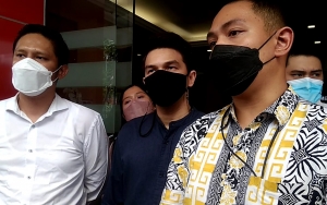 Jonathan Frizzy Jawab Rumor Permainkan Agama Demi Nikahi Dhena Devanka, Ada Tekanan?
