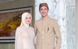 Nyanyi Lagu Romantis untuk Dinda Hauw dengan Ganti Lirik Begini, Rey Mbayang Malah Kena Sindir
