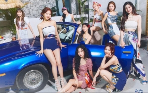 Siap Taklukkan AS, TWICE Tampil Kece di Preview Ala Fashion Show 'The Feels' 