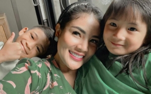 Nindy Ayunda Mendadak Bongkar Perbedaan Sifat Kedua Anaknya, Berbanding Terbalik?
