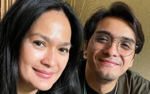 Menolak Tua, Penampilan Donna dan Ricky Harun Saat Jalan Bareng Dipuji Bak Kakak Adik