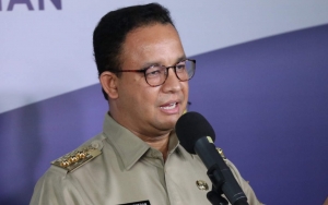 Viral Usai Terperosok ke Parit, Anies Baswedan Tunjukkan Sikap Santai