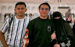 Biasa Bercadar, Wajah Asli Ibunda Taqy Malik Cantik Nan Anggun Bikin Takjub