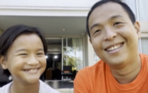 Ernest Prakasa Santai Sang Putri Kerap Dikira Anak Laki-laki, Banjir Dukungan