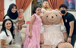 Pesan Raul Lemos Lihat Anak-anaknya Hadir di Acara 4 Bulanan Aurel Hermansyah