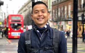 Foto Jadul Ernest Prakasa Ngumpul Bareng Geng Cewek di Kosan Bikin Ngakak, Kenapa?