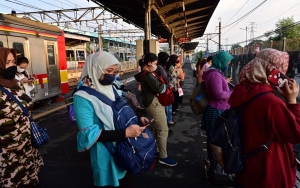 Angka Reproduksi COVID-19 di Bawah Satu, RI Siap Lepas Masker? Begini Kata Pakar