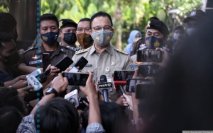 Angka Kasus COVID-19 Di DKI Terkendali, Anies Baswedan Ibaratkan Bak Pahlawan Super Avengers
