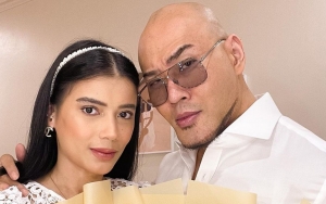 Deddy Corbuzier Marah-Marah Saat Bawakan Hadiah Anniversary untuk Sabrina Chairunnisa, Ada Apa?