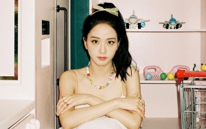 Bak Dewi Yunani, Kecantikan Jisoo BLACKPINK Curi Perhatian di Paris Fashion Week