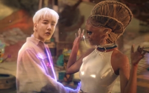 Bikin ARMY Cemburu, Ini Pemeran Alien Cantik Pasangan J-Hope BTS di MV 'Universe'
