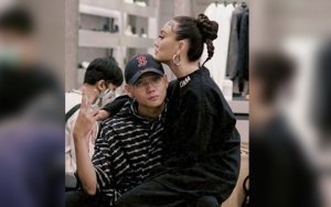 Agnes Monica Pamer Wajah Cantik Alami Saat Tiba Perdana di Amrik, Pacar Beda Agama Ngikut?
