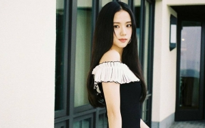 Jisoo BLACKPINK Jadi 'Anak Kesayangan' Dapat Kesempatan Emas Keliling Studio Seni Asli Dior