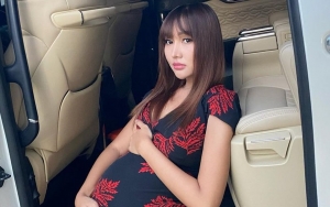 Diduga Sudah Melahirkan, Lucinta Luna Bawa 'Anak' Jalan-Jalan ke Mall Malah Bikin Ngeri
