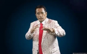 Tak Ada Kaitannya, Hotman Paris Beri Penjelasan Soal Foto Panas Dibongkar Hotma Sitompul