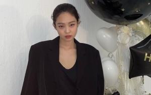 Jennie BLACKPINK Cantik Memukau di Paris Fashion Week, Visual Dipuja Tapi Baju Dicela