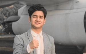 Syakir Daulay Pergi Jumatan Naik Pesawat First Class, Pahala Makin Besar?