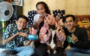 Rahmawati Kekeyi Cantik Ala Lisa BLACKPINK Usai Dikira Lepas Hijab, Ekspresi Pacar Jadi Gunjingan?