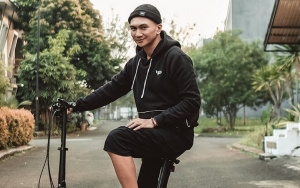 Anji Terima Putusan Divonis 4 Bulan Rehabilitasi
