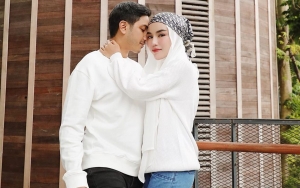 Tepis Isu KDRT, Medina Zein Umbar Foto Mesra Hingga Ungkap Bukti Hidup Bahagia Bareng Suami