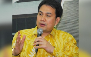 Aziz Syamsuddin Bantah Miliki 'Orang Dalam' Di KPK, Akui Hanya Kenal Robin Pattuju