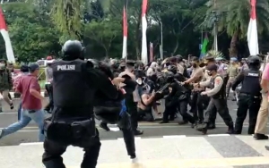 Oknum Polisi Minta Maaf Usai Banting Pendemo Mahasiswa di Tangerang, Begini Respons Korban