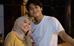 Akun Gosip Unggah Foto Lesty Kejora 'Bumil' Jalan-Jalan Bareng Rizky Billar, Penampilannya Disorot
