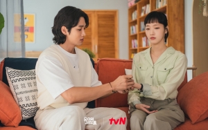 Ahn Bo Hyun Kini Bukan Nomor 1 Bagi Kim Go Eun, 'Yumi's Cells' Raih Rating Tertinggi