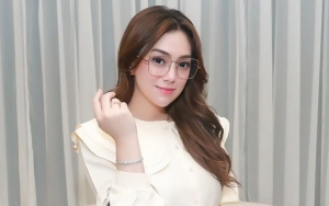 Adopsi 2 Boneka Arwah, Wajah Celine Evangelista Justru Bikin Salfok
