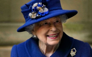 Sempat Dirawat Di RS, Ratu Elizabeth II Diduga Kelelahan Karena Begadang Nonton TV