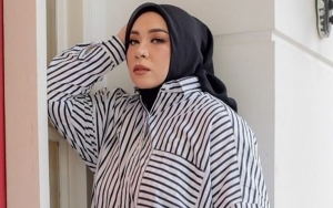 Foto Bareng Nissa Sabyan, Melly Goeslaw Beri Contoh Soal Pentingnya Ajaran Kata ‘Saling’