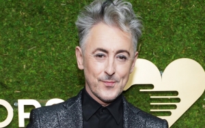 Aktor Alun Cumming Akui Sempat Ingin Bunuh Diri, Selamat Karena Dunia Hollywood
