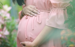 Heboh Lihat Pertandingan Bola, Air Ketuban Wanita Ini Sampai Pecah Bikin Suami Kalang Kabut