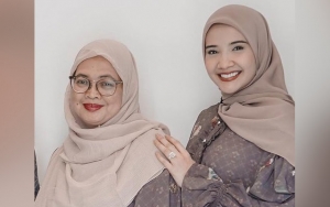 Gagal Liburan Bareng, Zaskia Sungkar Ungkap Kebiasaan Jika Rindu Mendiang Ibu Mertua Sampai Nangis