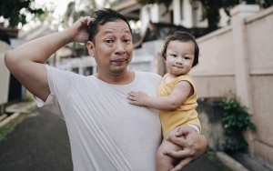 Rayakan Ultah Perdana Baby Mars, Ringgo Agus Rahman Curhat Soal Muka Datar Putra Bungsu