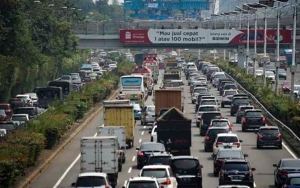 Ada Aturan Baru Perjalanan Darat Saat COVID-19, Naik Motor-Mobil Pribadi Harus Tes PCR?